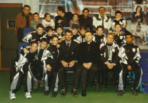2000-Il calciatore Stellone con i ragazzi Antoniani