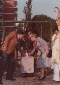 1982-Posa della prima pietra Parrocchia