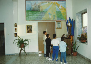 1992-Ragazzi antoniani in preghiera